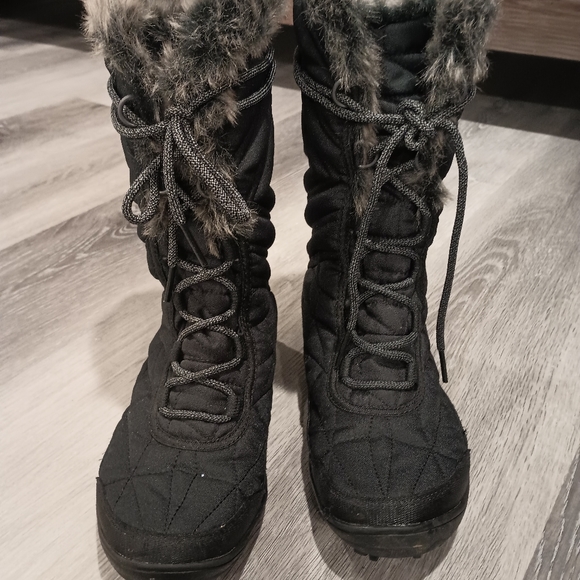 Columbia minx fur snow boots 6.5 - Picture 4 of 5